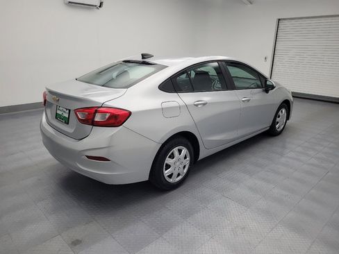 Used 2018 Chevrolet Cruze LS FWD image 10