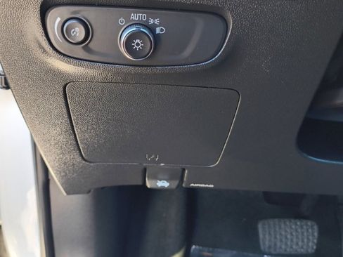 Used 2024 Buick Encore GX Sport Touring image 13