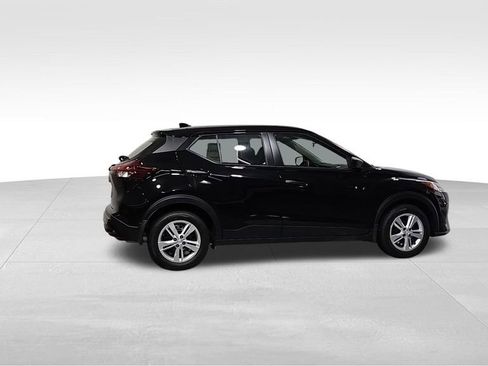 New 2025 Nissan Kicks Play S FWD image 7