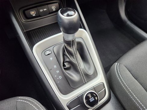 Certified 2024 Hyundai Venue SEL image 35