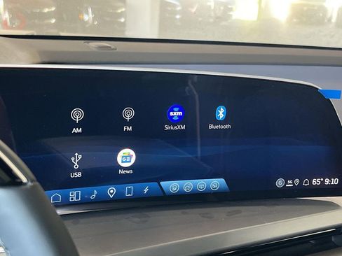 New 2026 Cadillac Vistiq Premium Luxury AWD/4WD image 18