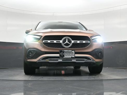 Used 2023 Mercedes-Benz GLA 250 w/ Premium Package image 18