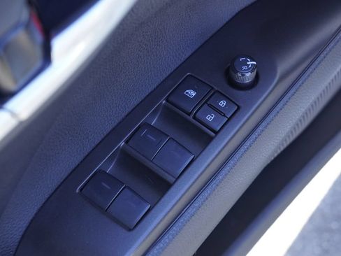Used 2024 Toyota Camry SE FWD image 9
