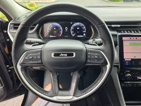 Used 2022 Jeep Grand Cherokee Limited AWD/4WD image 19