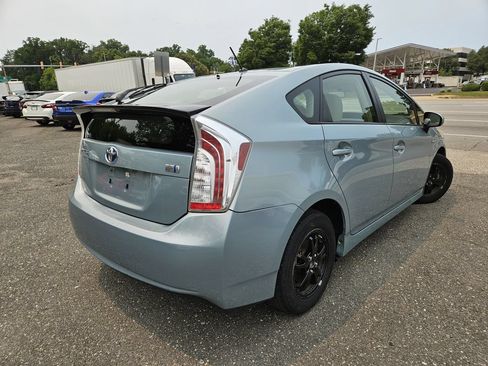 Used 2014 Toyota Prius Two FWD image 5