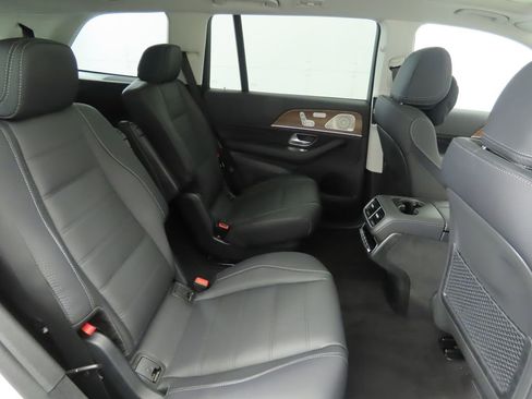 New 2026 Mercedes-Benz GLS 450 4MATIC image 24