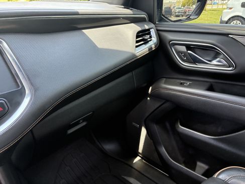 Used 2023 GMC Yukon XL AT4 w/ AT4 Premium Plus Package AWD/4WD image 38