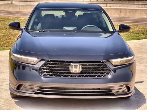 Certified 2025 Honda Accord LX image 7