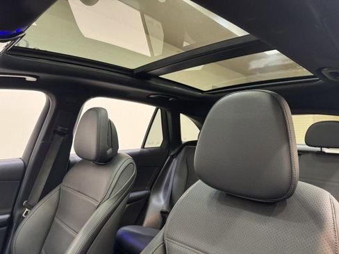 Certified 2025 Mercedes-Benz GLC 300 image 23