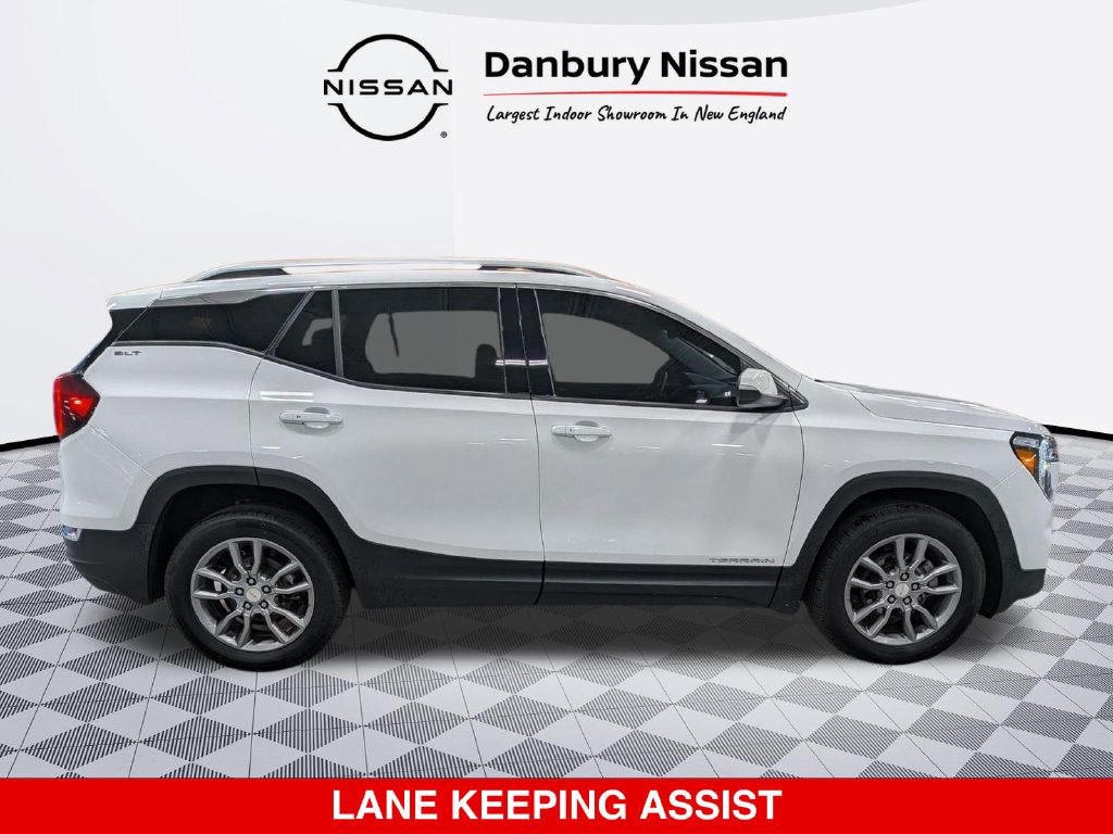 Used 2022 GMC Terrain SLT AWD/4WD image 2