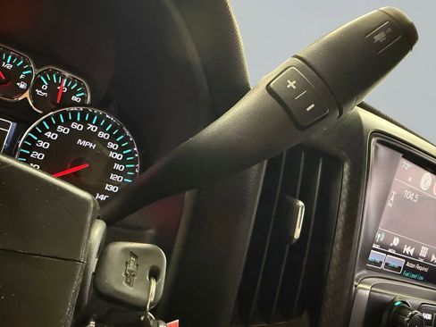 Used 2018 Chevrolet Silverado 1500 LT w/ All Star Edition image 23