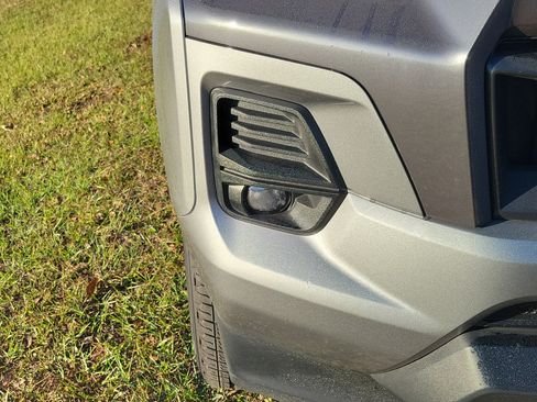 Used 2023 Chevrolet Colorado LT w/ LT Convenience Package image 7