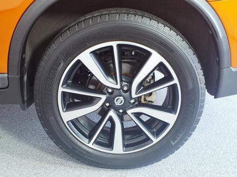 Used 2019 Nissan Rogue SL AWD/4WD image 7
