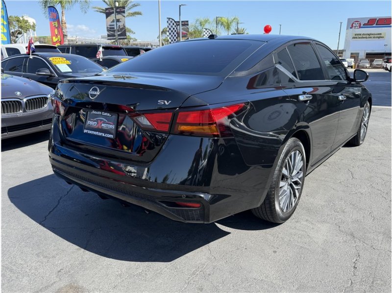 Used 2023 Nissan Altima 2.5 SV FWD image 6