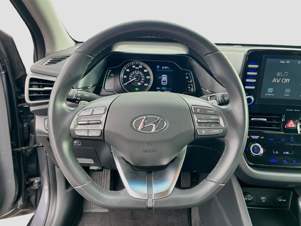 Used 2020 Hyundai Ioniq SE FWD image 11