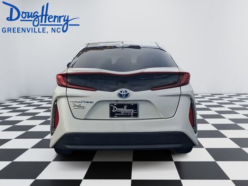 Used 2021 Toyota Prius Prime LE FWD image 4