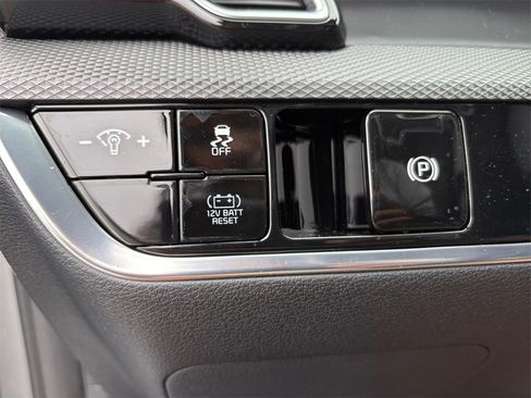 New 2025 Kia Sportage LX image 30