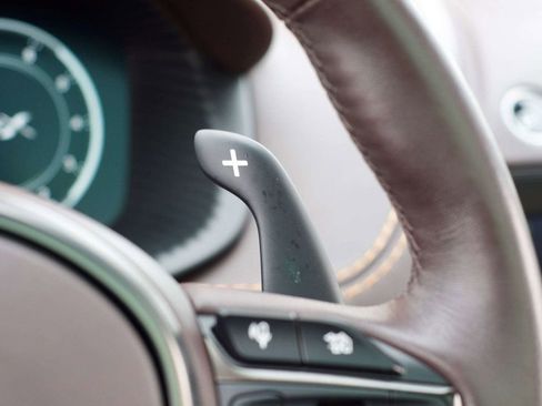 Used 2022 Aston Martin DBX image 27