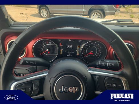 Used 2022 Jeep Wrangler Unlimited Rubicon w/ LED Lighting Group AWD/4WD image 10