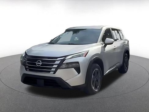 Used 2025 Nissan Rogue SV FWD image 4