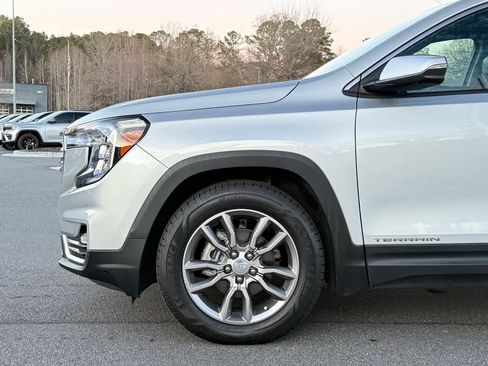 Used 2022 GMC Terrain SLT w/ Tech Package image 11