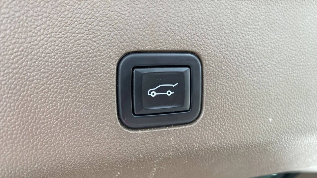 Used 2021 GMC Yukon XL Denali w/ Denali Premium Package AWD/4WD image 35