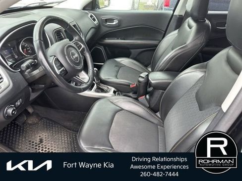 Used 2018 Jeep Compass Latitude w/ Popular Equipment Group AWD/4WD image 11