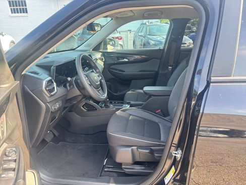 Used 2025 Chevrolet TrailBlazer LT FWD image 25