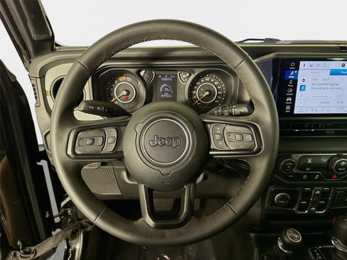 Used 2024 Jeep Wrangler Unlimited Sport AWD/4WD image 13