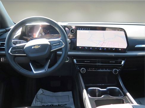 New 2026 Chevrolet Traverse LT w/ Driver Confidence Package FWD image 21