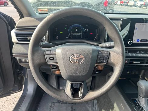 Used 2026 Toyota Camry LE FWD image 19