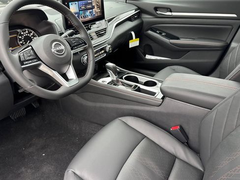 New 2025 Nissan Altima 2.5 SR w/ SR Premium Package image 7