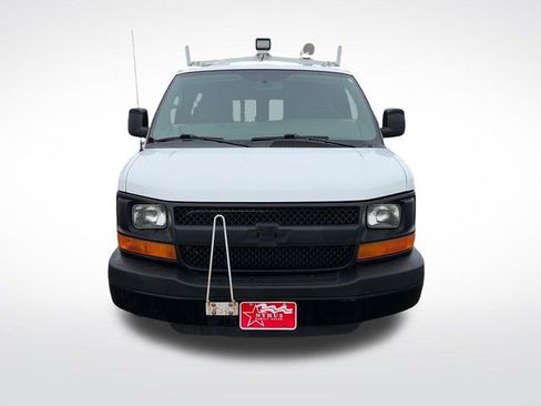 Used 2014 Chevrolet Express 2500 RWD image 2