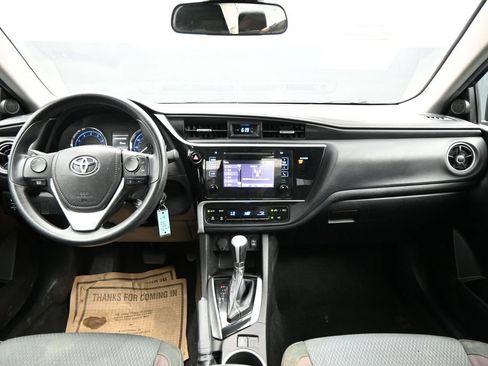 Used 2018 Toyota Corolla LE FWD image 13