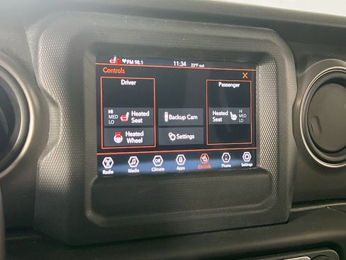 Used 2023 Jeep Wrangler Sport S image 19