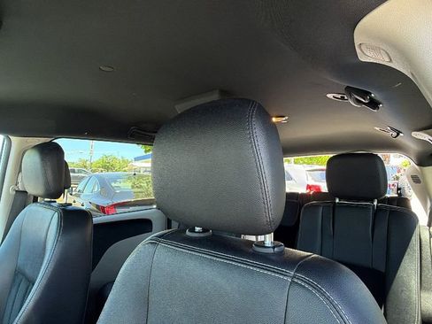 Used 2017 Dodge Grand Caravan SXT FWD image 20
