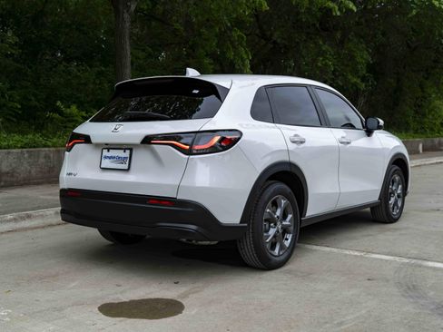 Used 2026 Honda HR-V LX image 9