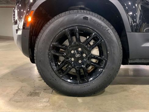 Used 2023 Land Rover Defender 130 S image 5