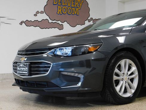 Used 2018 Chevrolet Malibu LT image 18