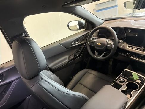 New 2026 Chevrolet Equinox LT image 32