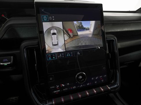 Used 2025 GMC Yukon AT4 Ultimate image 30