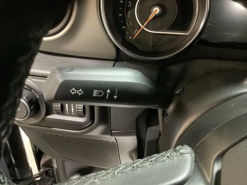 Used 2021 Jeep Wrangler Sport AWD/4WD image 27