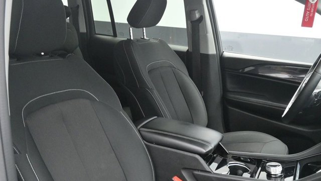 Used 2022 Jeep Grand Cherokee Laredo w/ Luxury Tech Group I AWD/4WD image 10