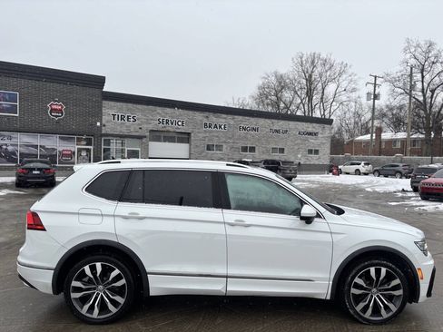 Used 2020 Volkswagen Tiguan SEL Premium R-Line w/ 3rd Row Seat Package image 8