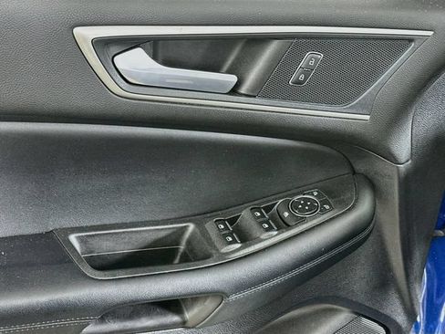 Used 2021 Ford Edge SEL w/ Convenience Package FWD image 9