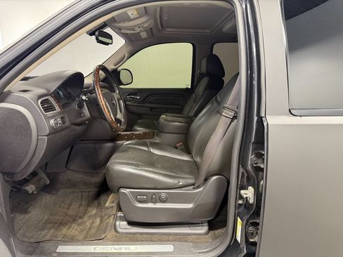Used 2013 GMC Yukon Denali AWD/4WD image 17