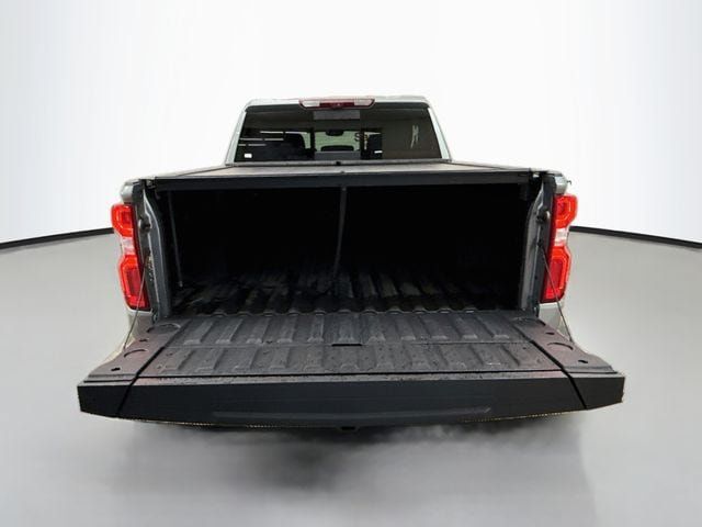 Used 2025 Chevrolet Silverado 1500 High Country AWD/4WD image 29