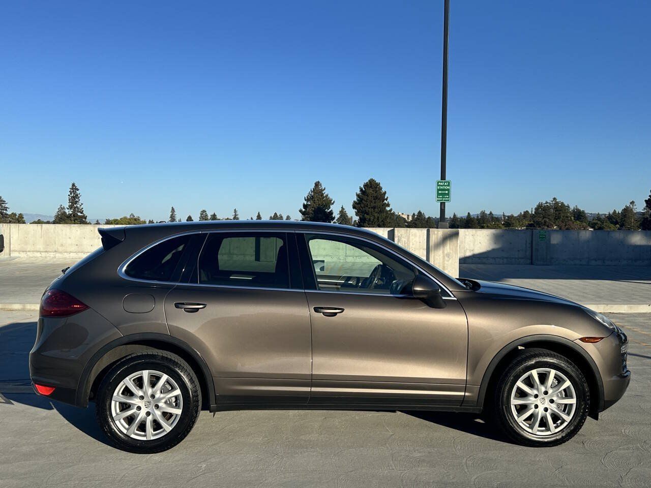 Used 2012 Porsche Cayenne AWD/4WD image 5