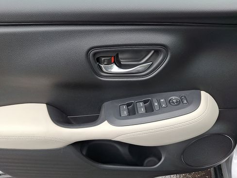 Certified 2024 Honda HR-V LX image 12