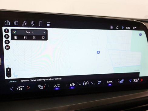 Used 2025 Chevrolet Traverse LT image 49